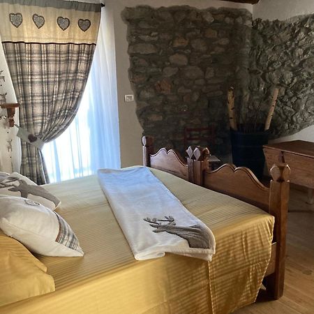 Hostal La Peiro Douco Roure Turin Exterior foto
