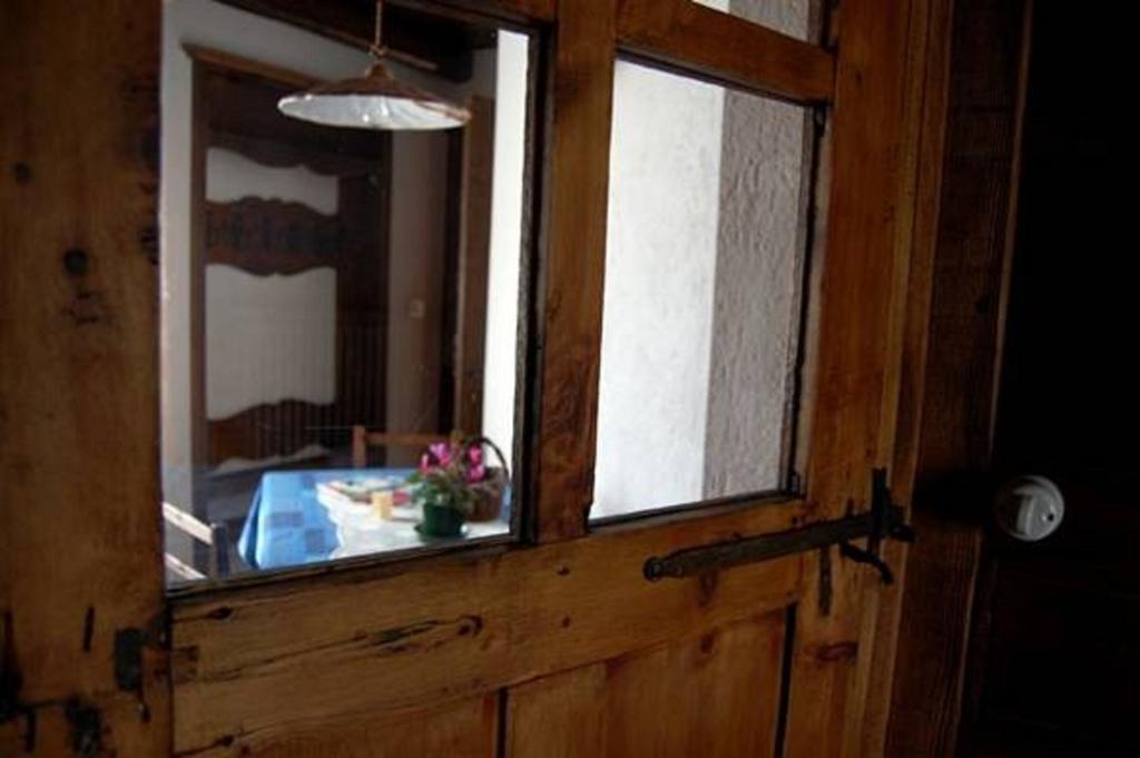 Hostal La Peiro Douco Roure Turin Habitación foto
