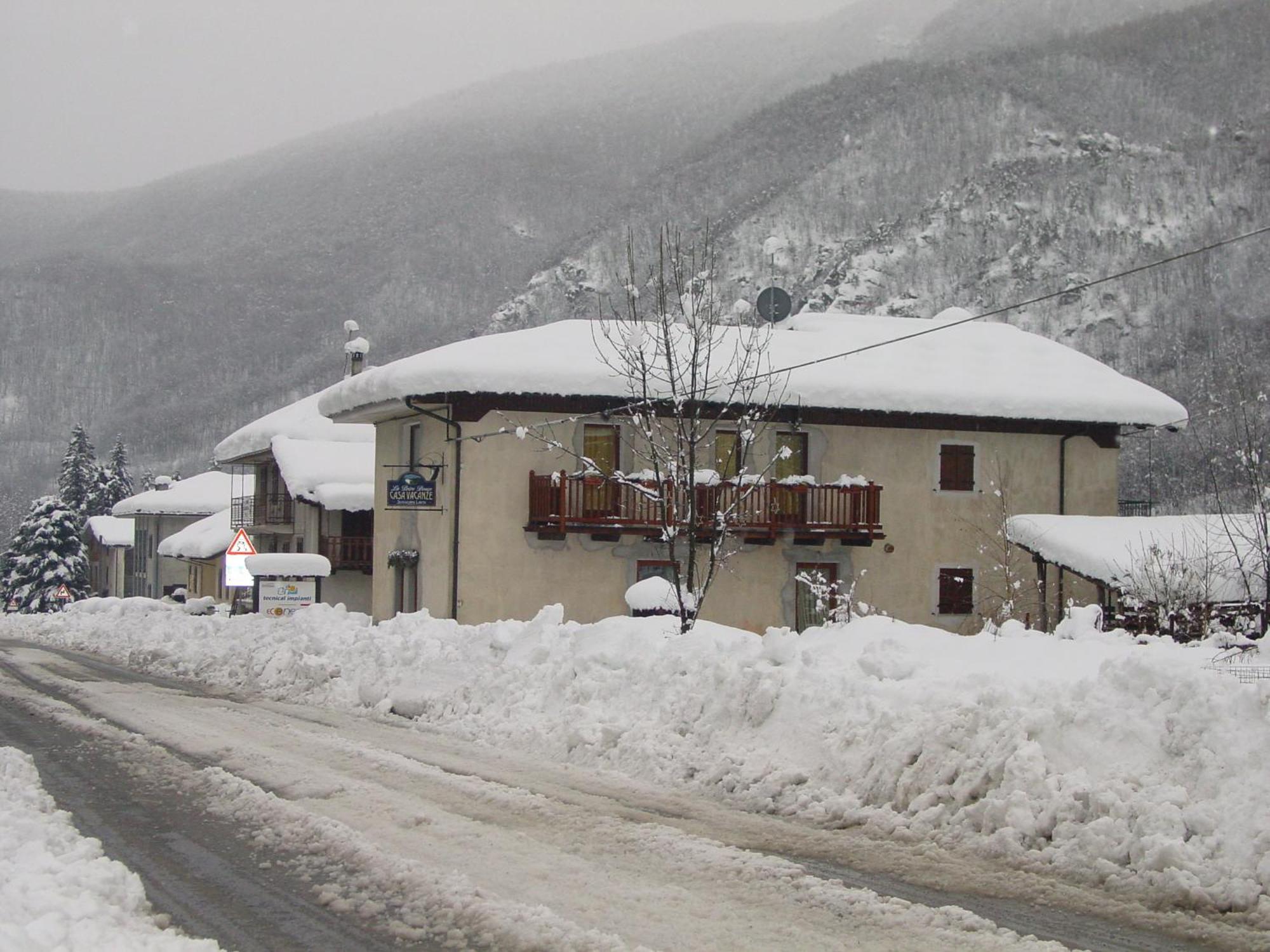Hostal La Peiro Douco Roure Turin Exterior foto