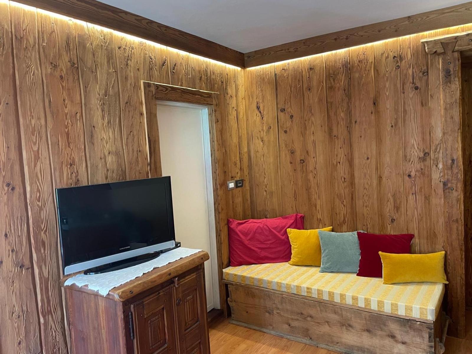 Hostal La Peiro Douco Roure Turin Exterior foto