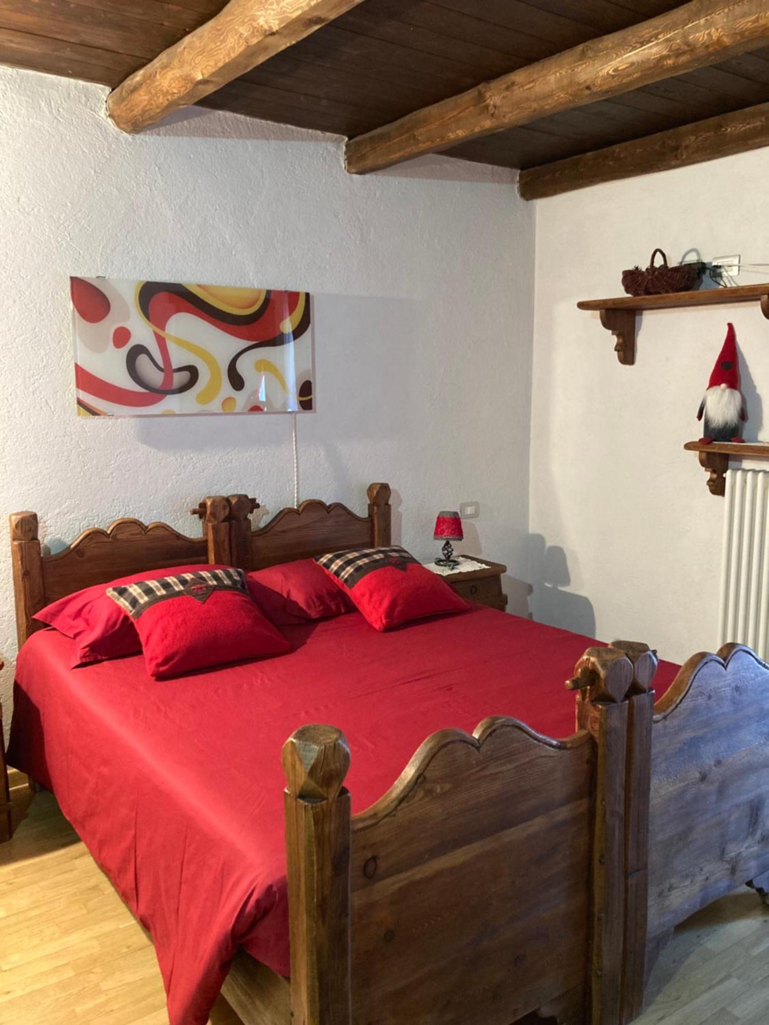Hostal La Peiro Douco Roure Turin Exterior foto