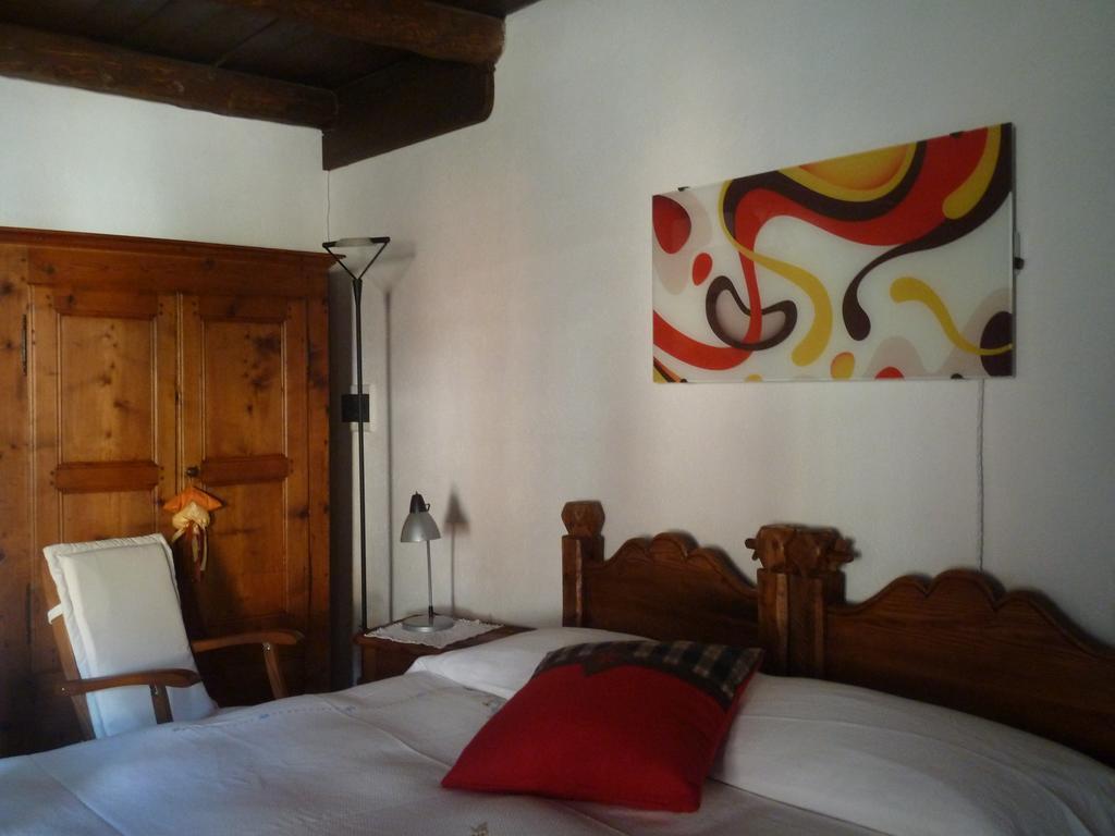 Hostal La Peiro Douco Roure Turin Exterior foto
