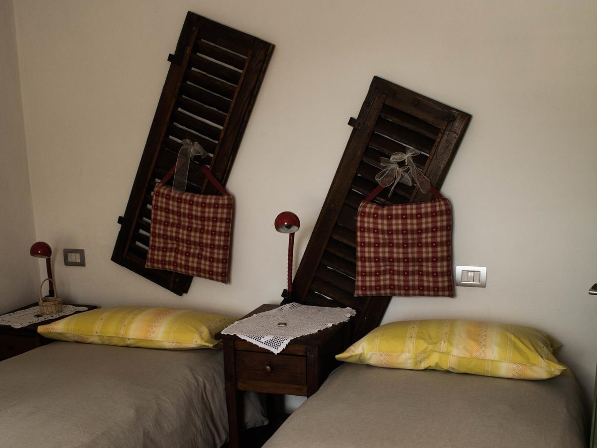 Hostal La Peiro Douco Roure Turin Exterior foto