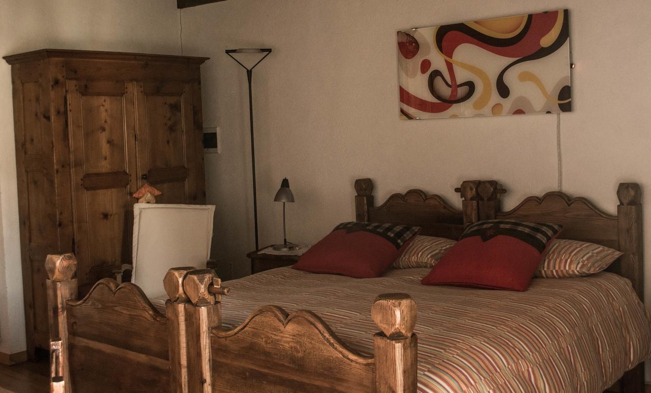 Hostal La Peiro Douco Roure Turin Exterior foto