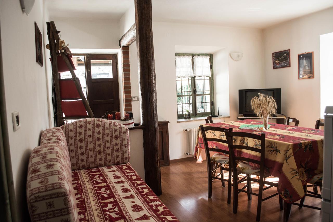 Hostal La Peiro Douco Roure Turin Exterior foto