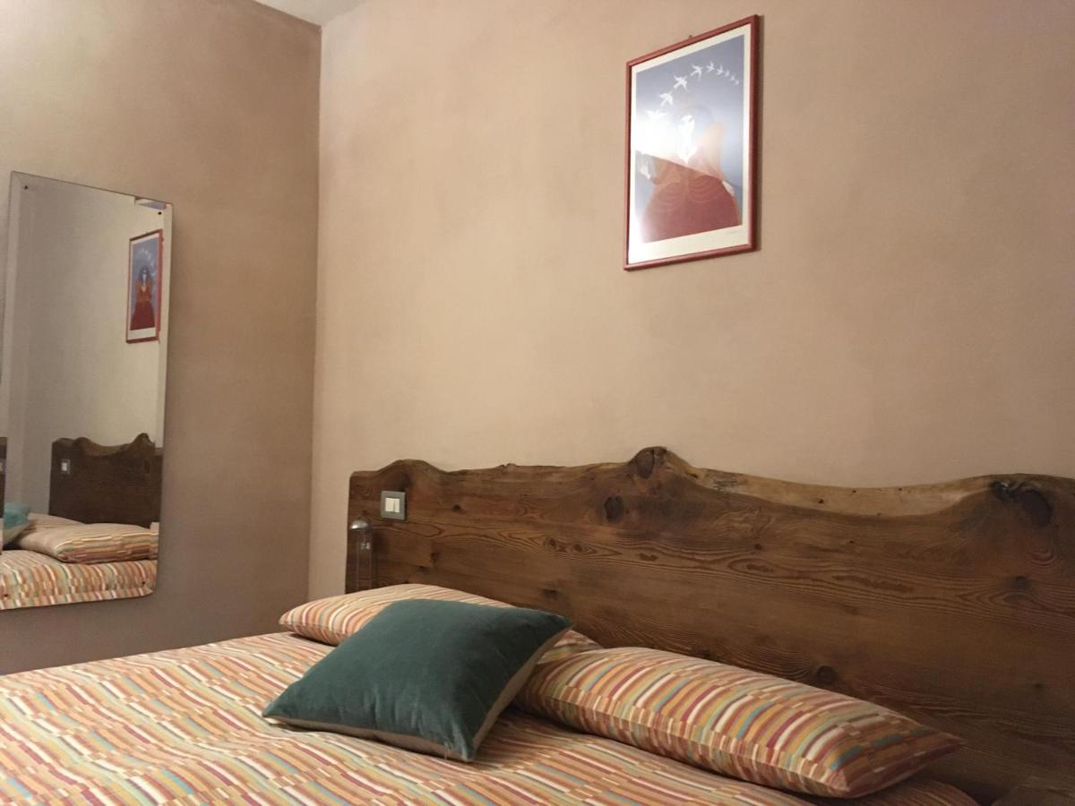 Hostal La Peiro Douco Roure Turin Exterior foto